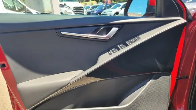 2025 Kia Niro Plug-In Hybrid EX
