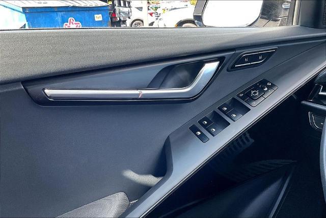 2023 Kia Niro - $21,908
