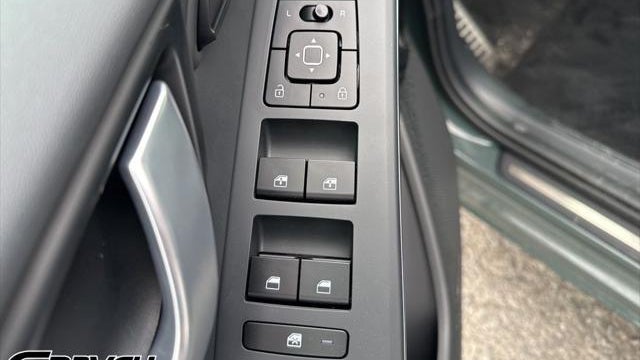 2025 Kia Niro SX Touring
