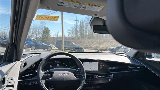 2025 Kia Niro SX