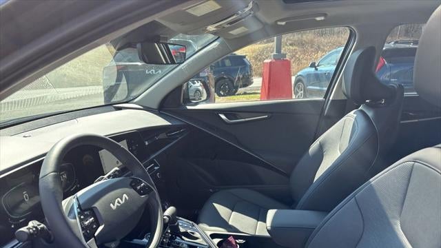2025 Kia Niro SX