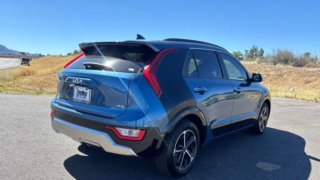 2024 Kia Niro SX