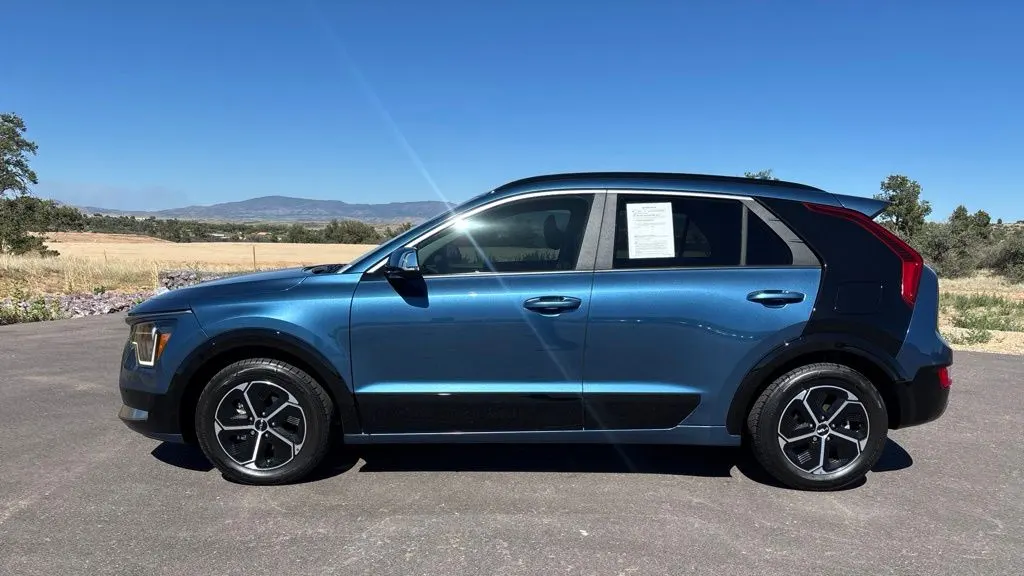 2024 Kia Niro SX