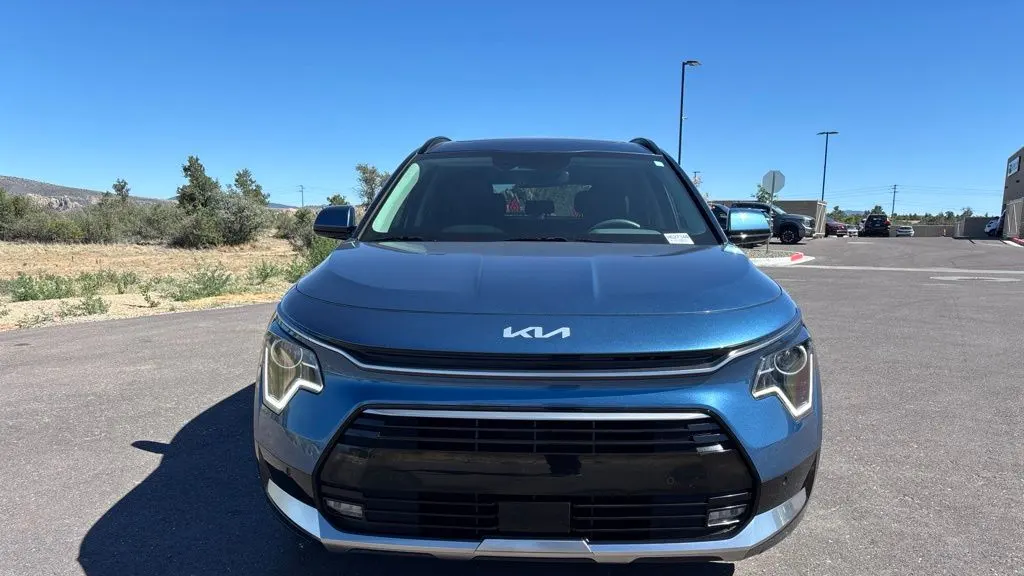 2024 Kia Niro SX