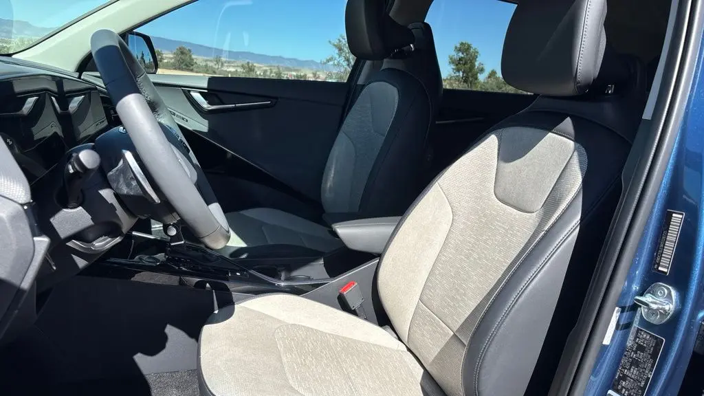 2024 Kia Niro SX