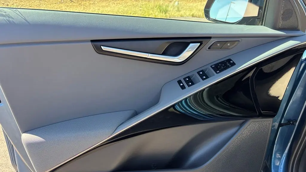 2024 Kia Niro SX
