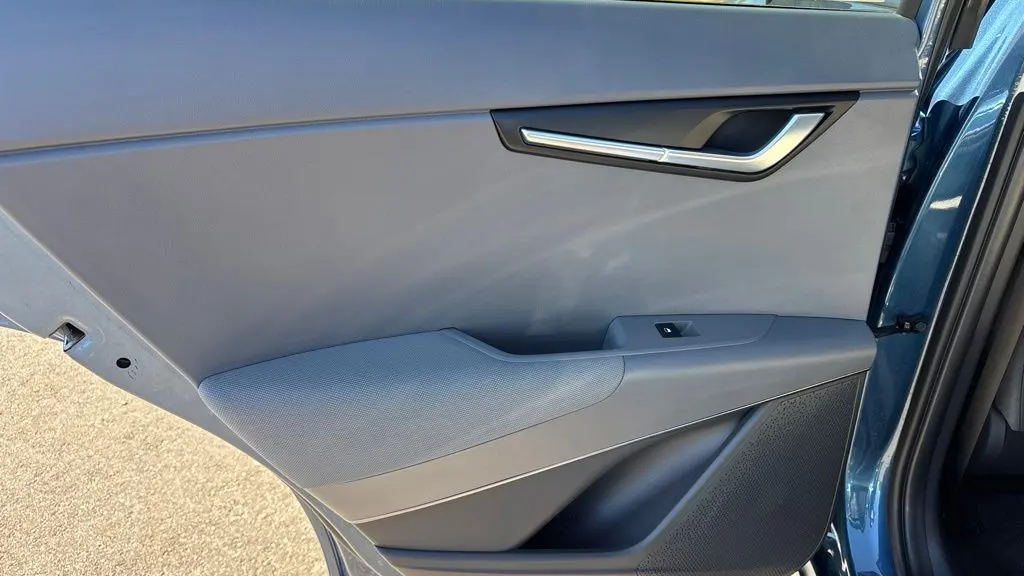 2024 Kia Niro SX