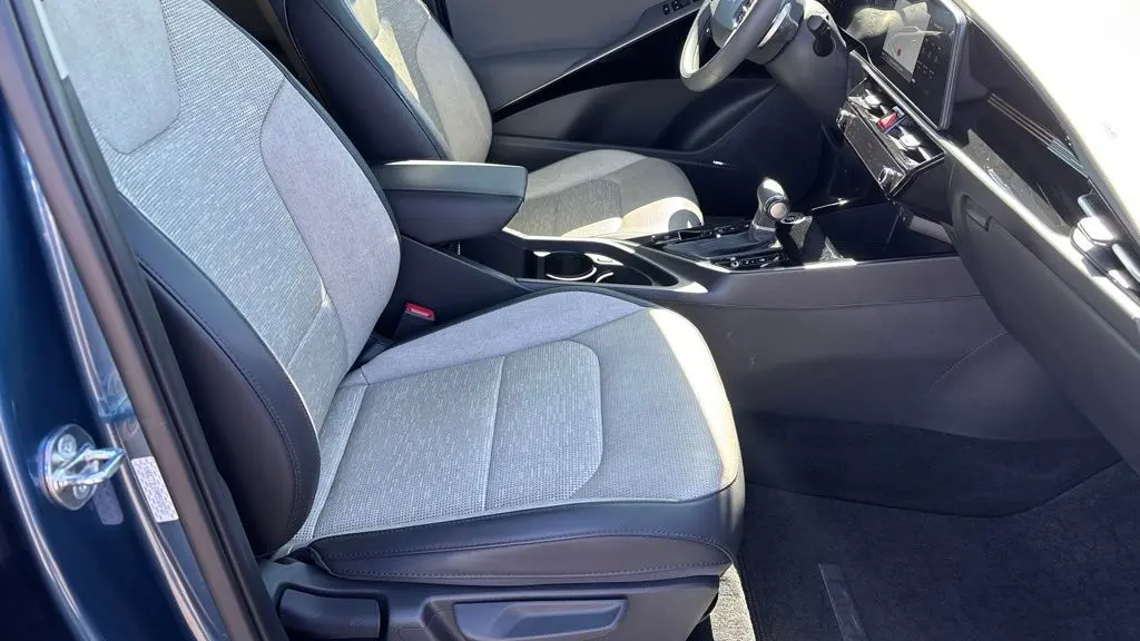 2024 Kia Niro SX