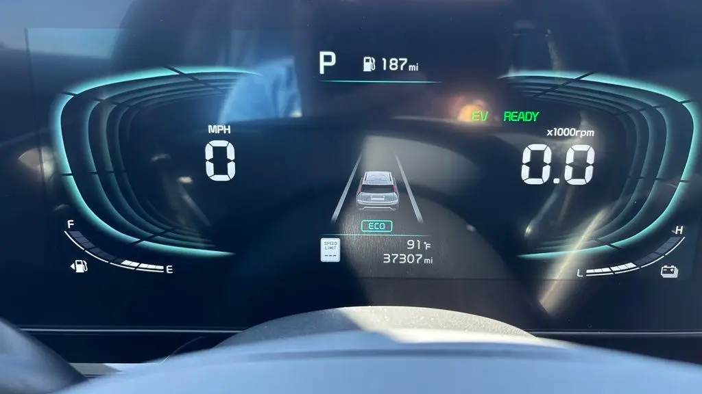 2024 Kia Niro SX