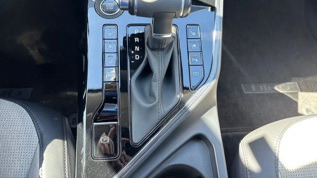 2024 Kia Niro SX