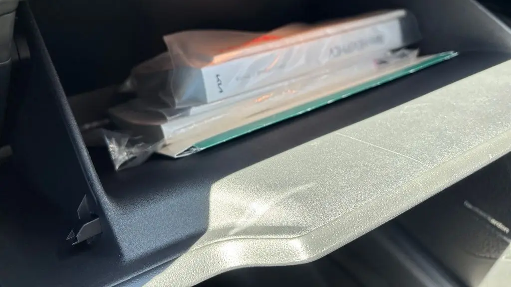 2024 Kia Niro SX