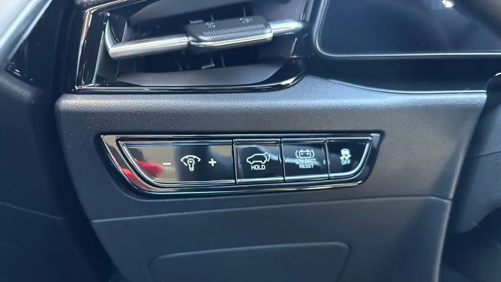 2024 Kia Niro SX