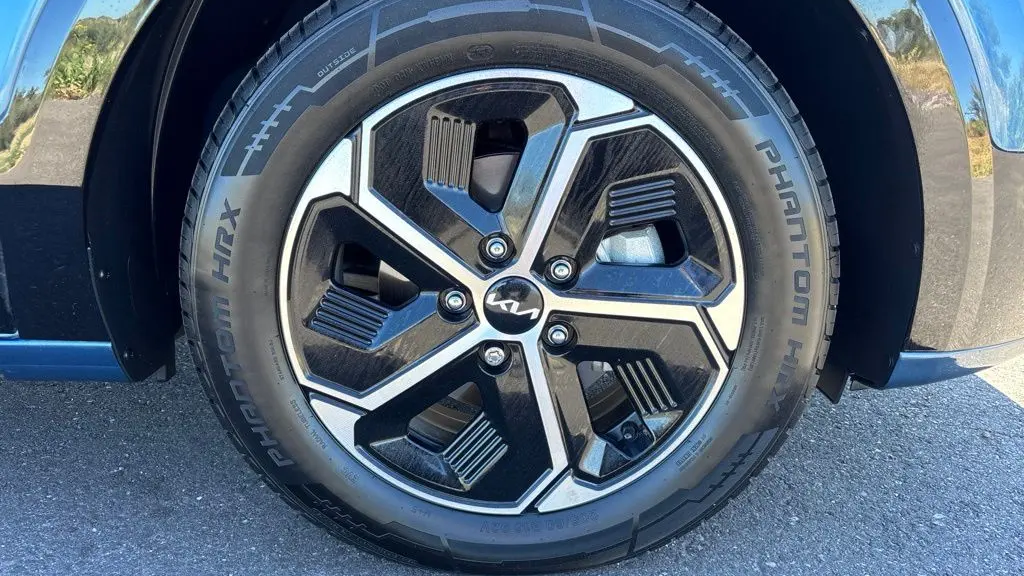 2024 Kia Niro SX