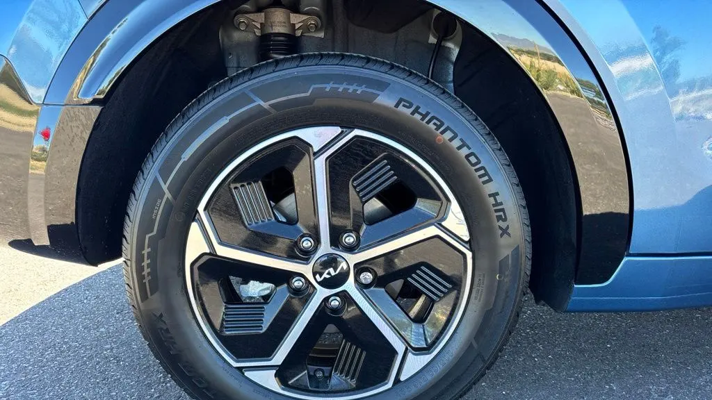 2024 Kia Niro SX
