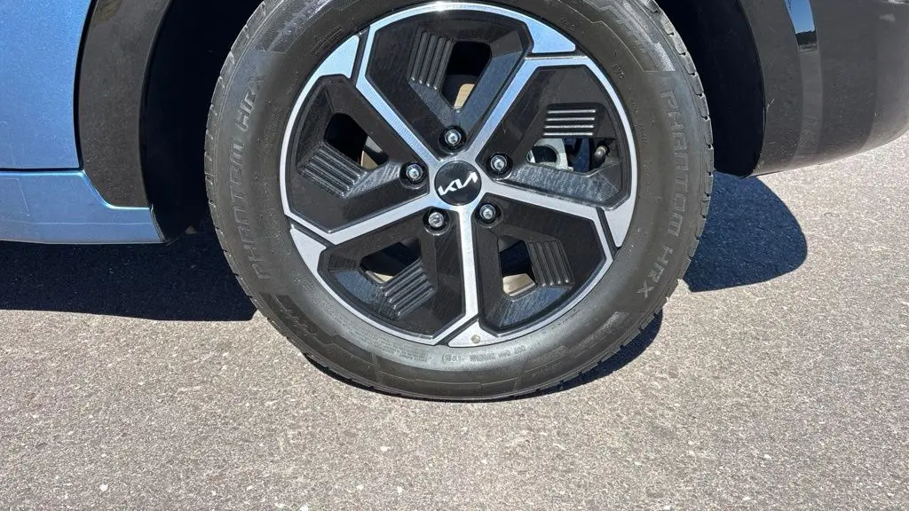 2024 Kia Niro SX