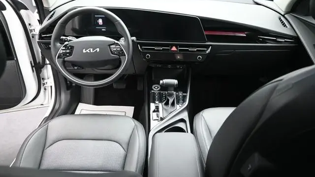 2025 Kia Niro SX Touring