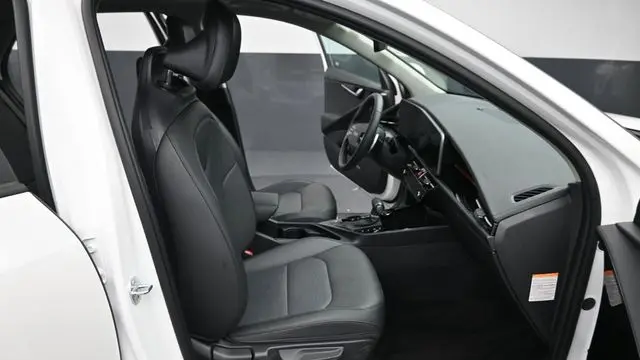 2025 Kia Niro SX Touring