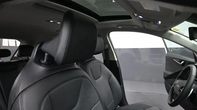 2025 Kia Niro SX Touring