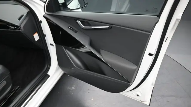 2025 Kia Niro SX Touring