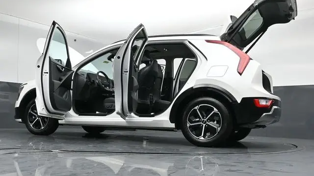2025 Kia Niro SX Touring