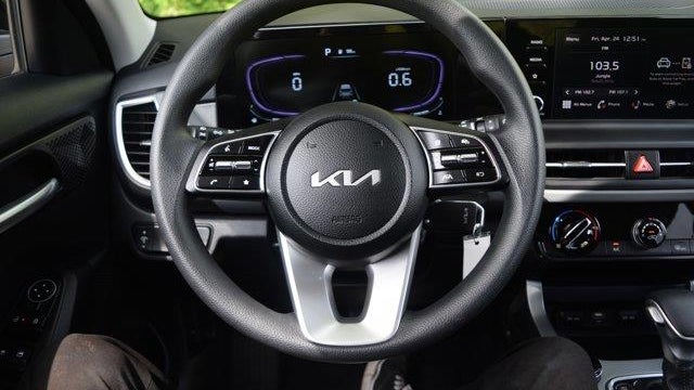 2025 Kia Seltos LX