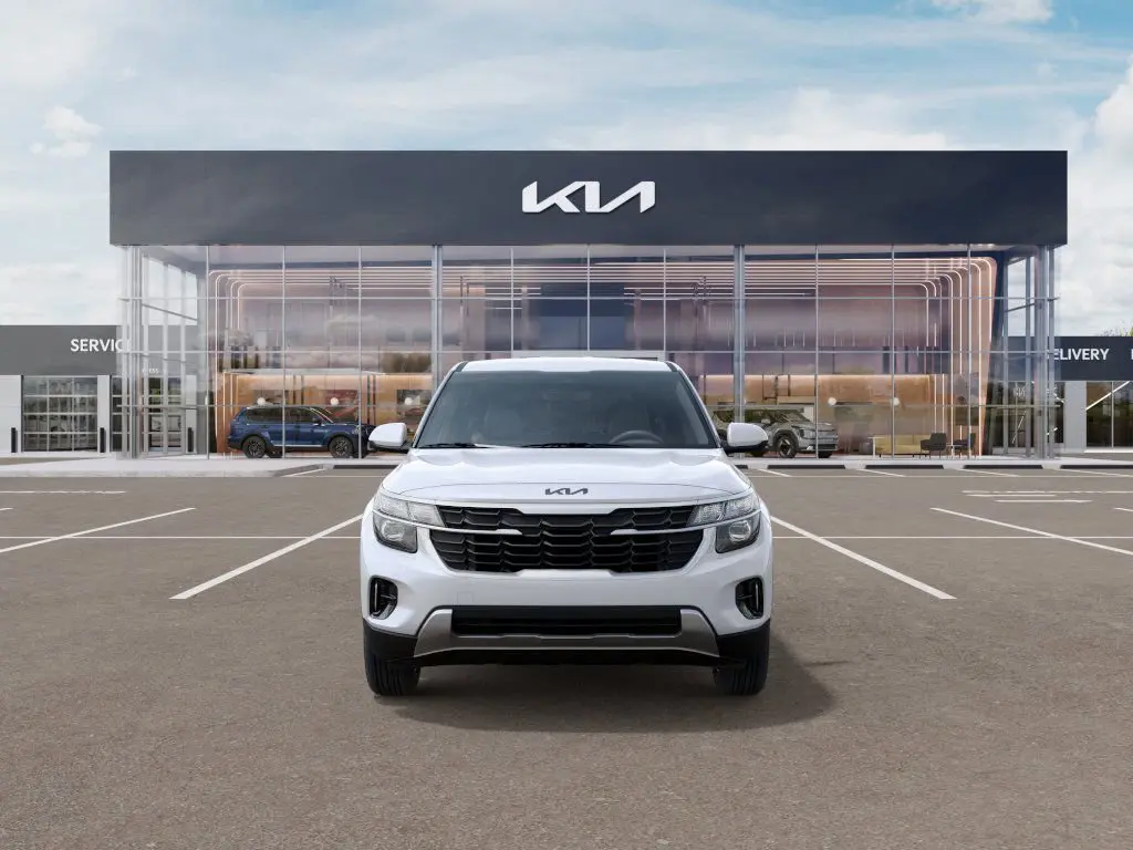 2025 Kia Seltos LX — photo 1 of 12
