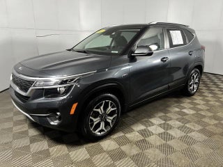 2021 Kia Seltos with Gravity Gray Exterior