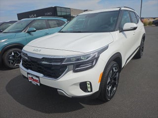 2026 Kia Seltos with Snow White Pearl Exterior