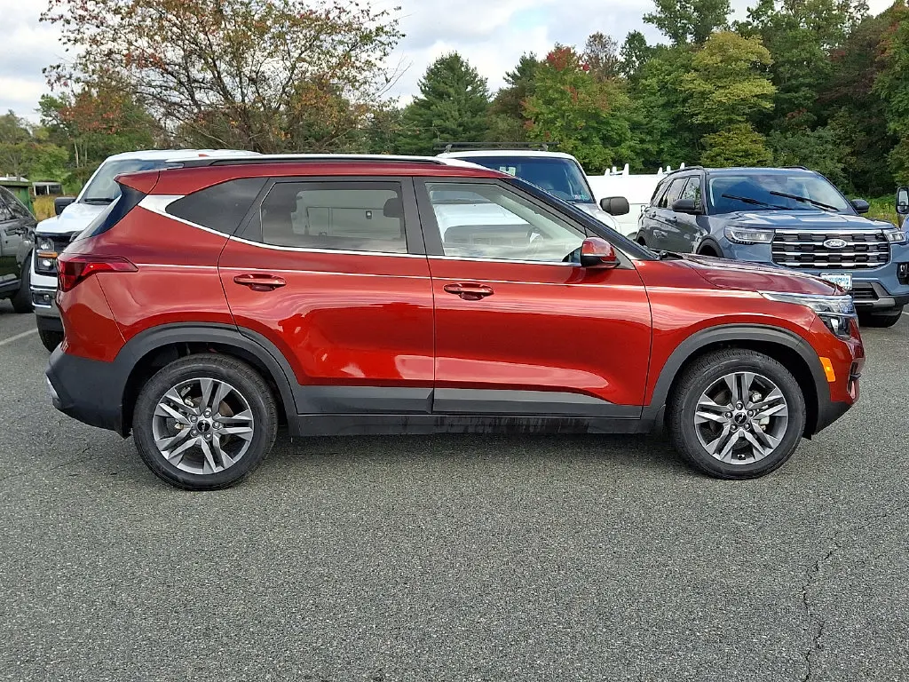 2023 Kia Seltos - $19,700