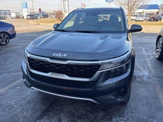 2023 Kia Seltos with Gravity Gray Exterior