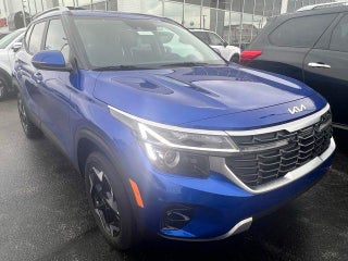 2025 Kia Seltos with Neptune Blue Exterior