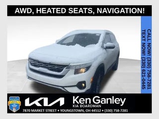 2022 Kia Seltos with Clear White/Black Roof Exterior