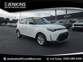 2023 Kia Soul with Clear White W/Black Roof Exterior