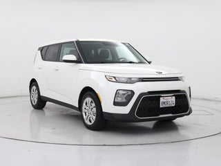 2020 Kia Soul with Snow White Pearl Exterior