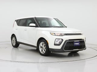 2022 Kia Soul with Snow White Pearl Exterior