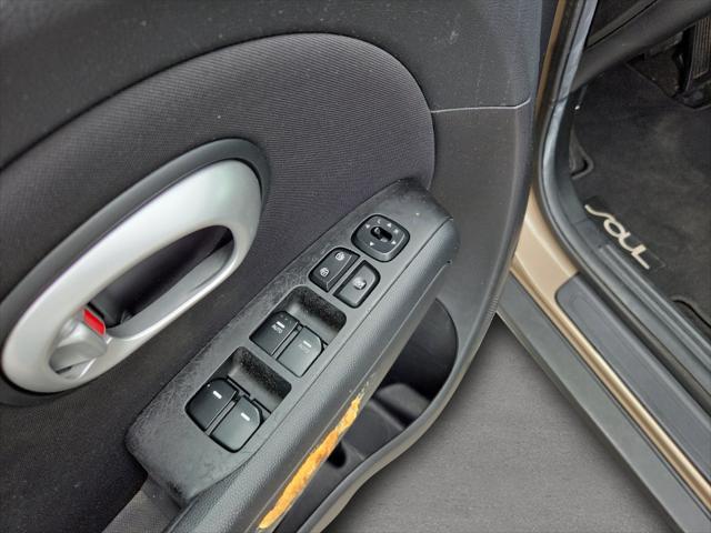 2014 Kia Soul - $10,000