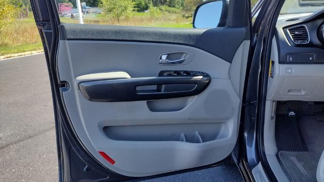 2015 Kia Sedona - $6,600