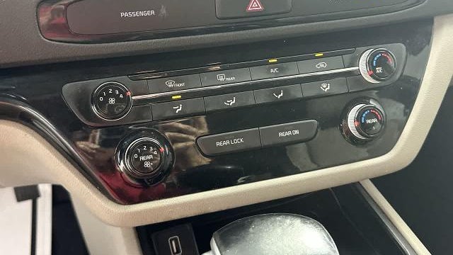 2020 Kia Sedona LX