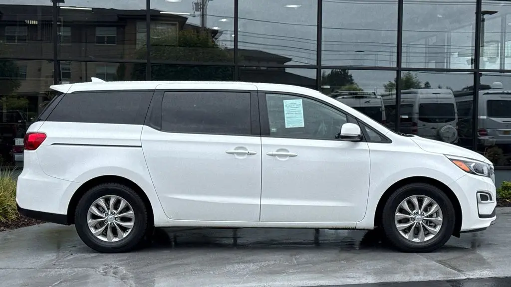 2021 Kia Sedona LX