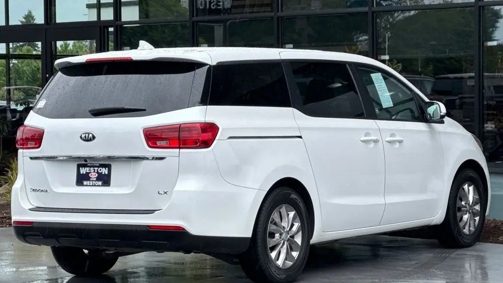 2021 Kia Sedona LX