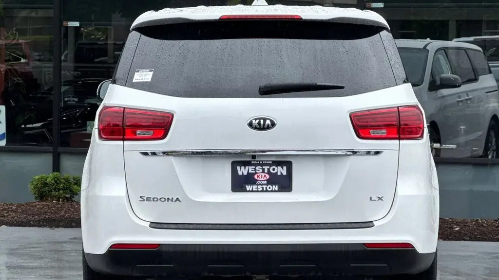 2021 Kia Sedona LX