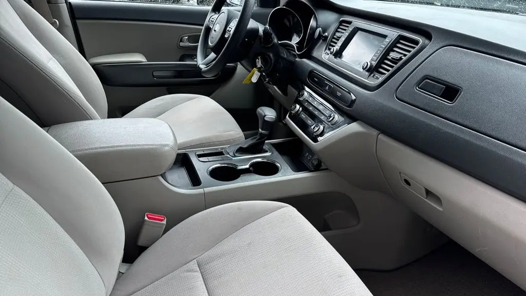 2021 Kia Sedona LX