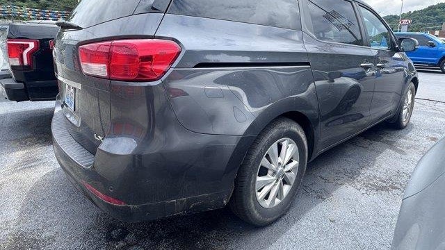 2017 Kia Sedona LX