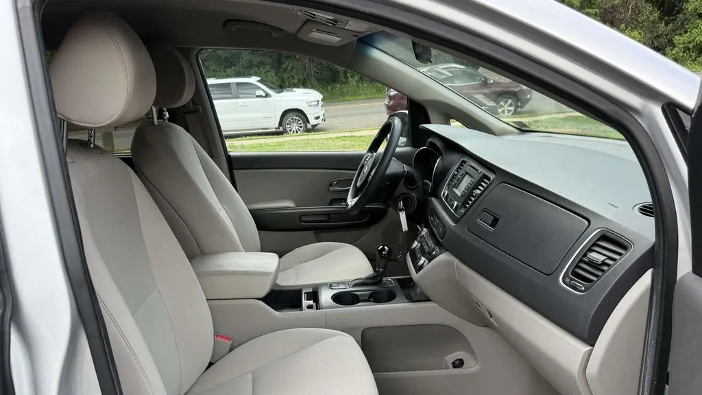 2016 Kia Sedona LX