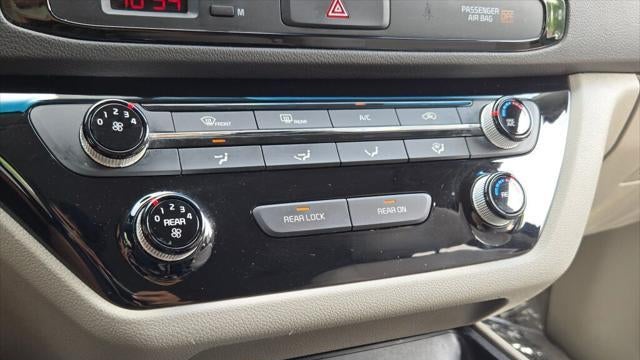 2017 Kia Sedona LX