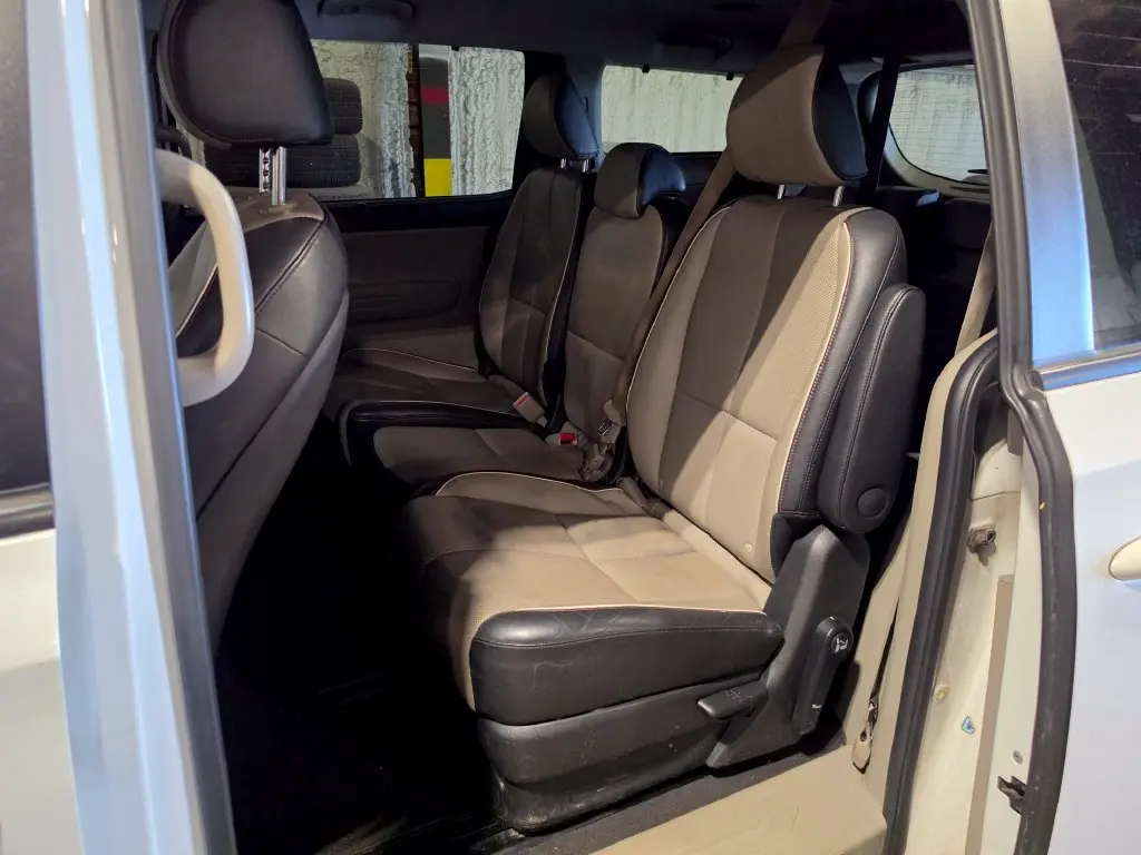 2019 Kia Sedona - $13,900
