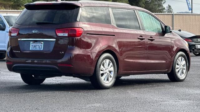 2017 Kia Sedona LX