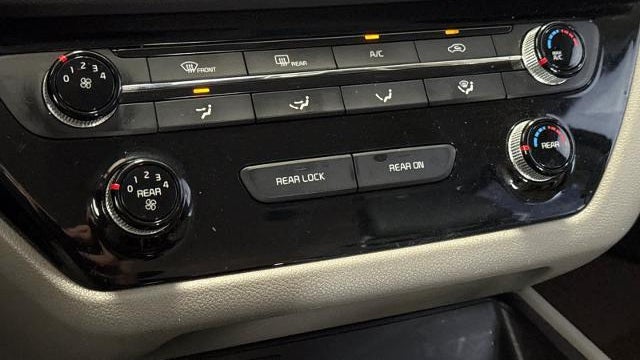 2017 Kia Sedona LX