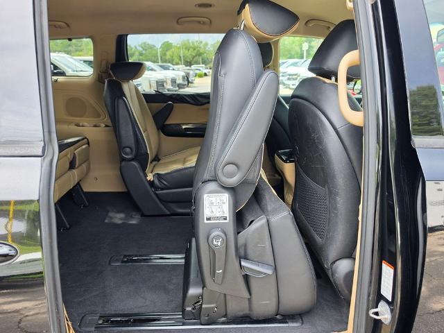 2016 Kia Sedona - $8,993