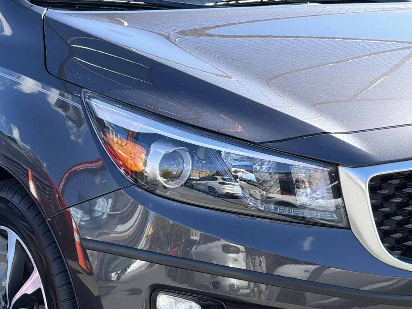 2016 Kia Sedona - $13,348